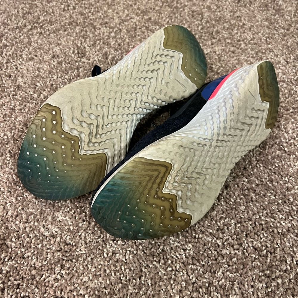 Women’s Nike Epic React Flyknit - image 5